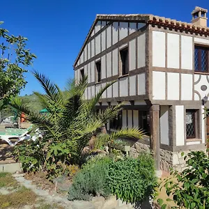 Marrojas, Secluded Tudor Country Apartamento